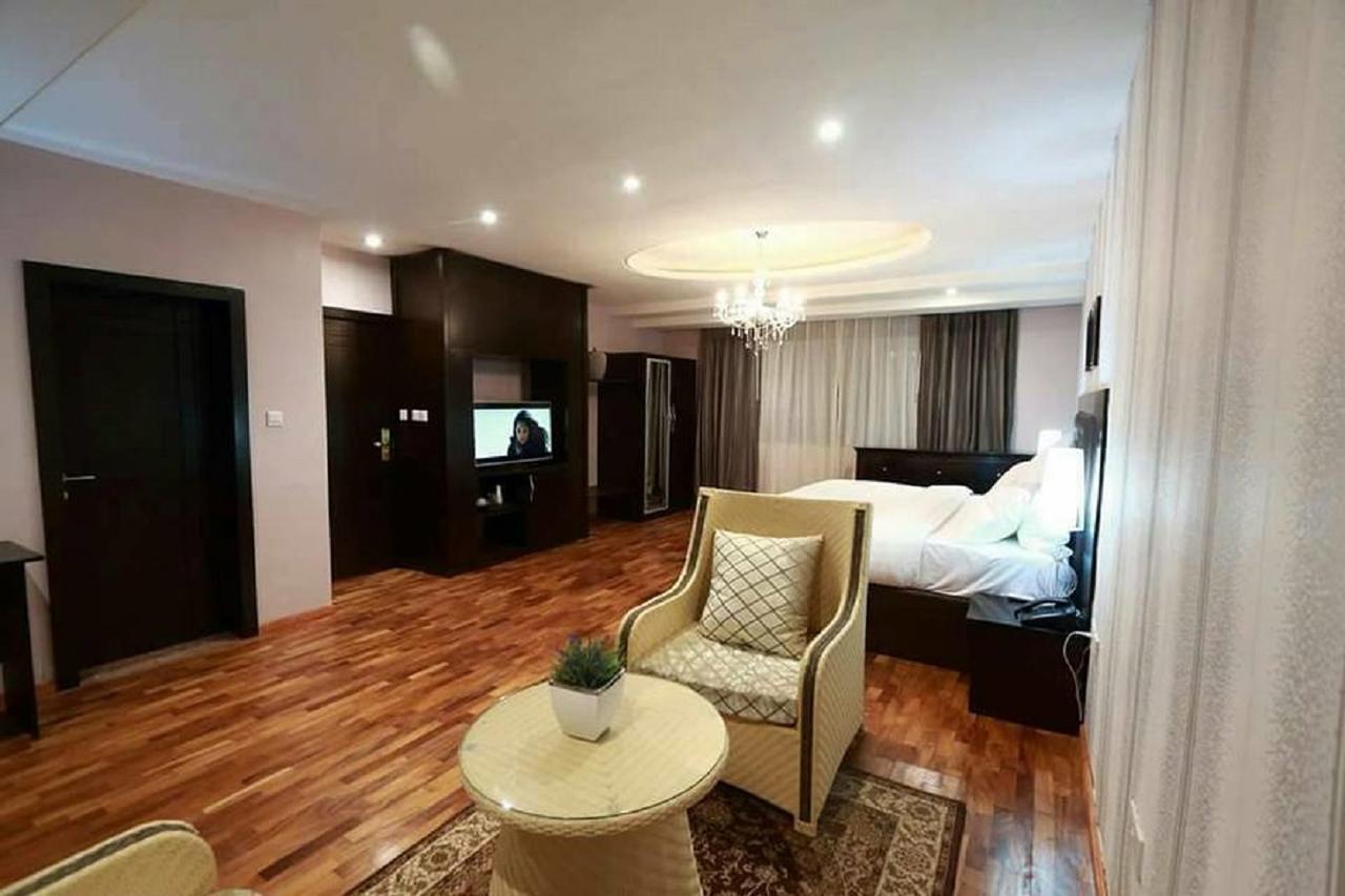 Aliayabiagba Tivoli Hotel Seafront Ikoyi מראה חיצוני תמונה