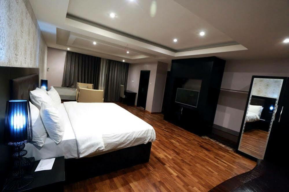 Aliayabiagba Tivoli Hotel Seafront Ikoyi מראה חיצוני תמונה