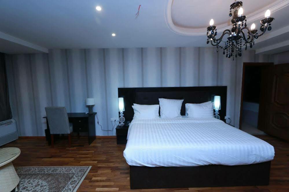 Aliayabiagba Tivoli Hotel Seafront Ikoyi מראה חיצוני תמונה