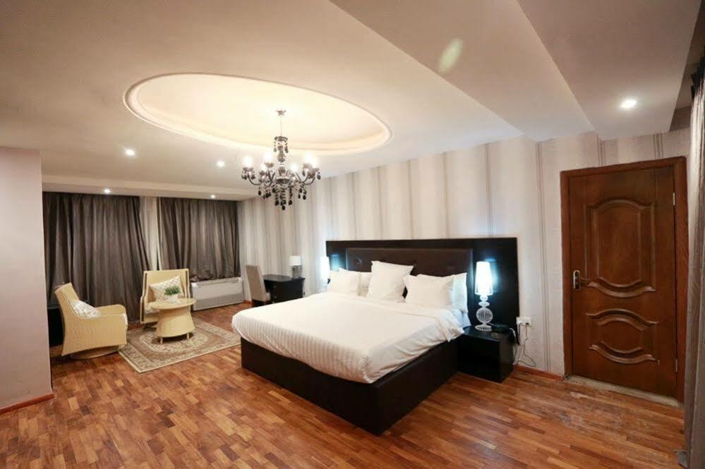 Aliayabiagba Tivoli Hotel Seafront Ikoyi מראה חיצוני תמונה