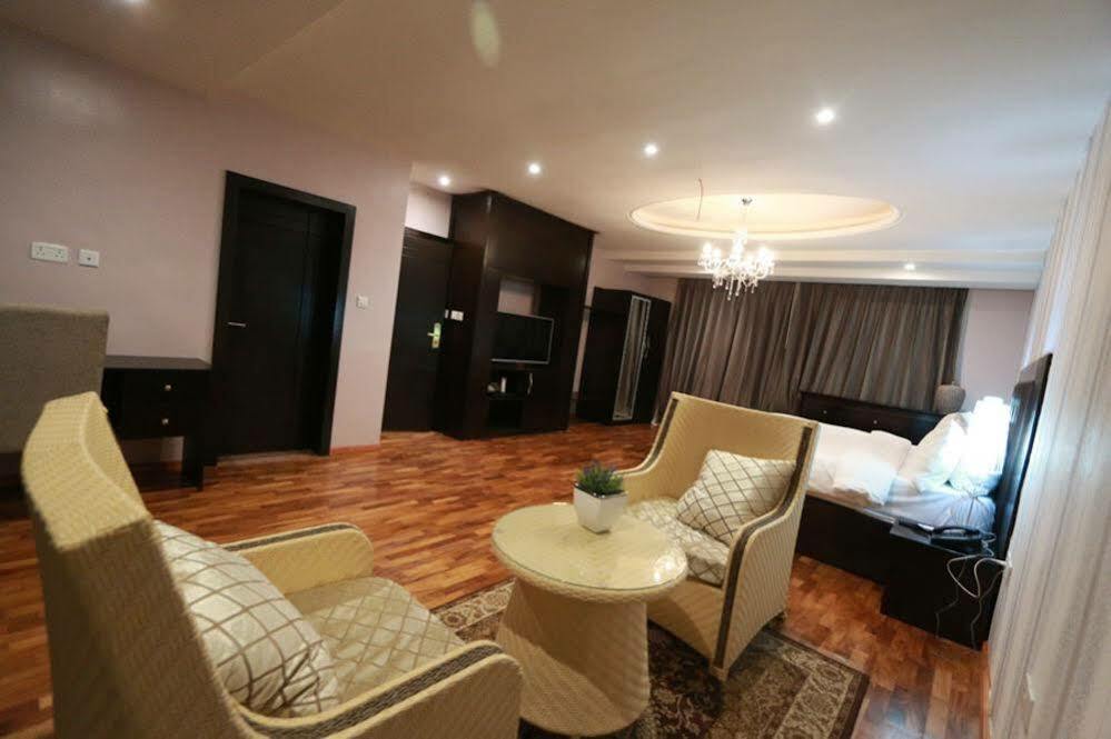 Aliayabiagba Tivoli Hotel Seafront Ikoyi מראה חיצוני תמונה